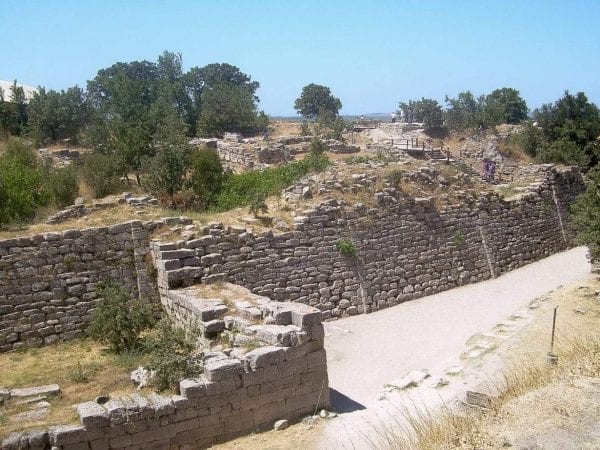 "حصان طروادة".. أسطورة بلا دليل!