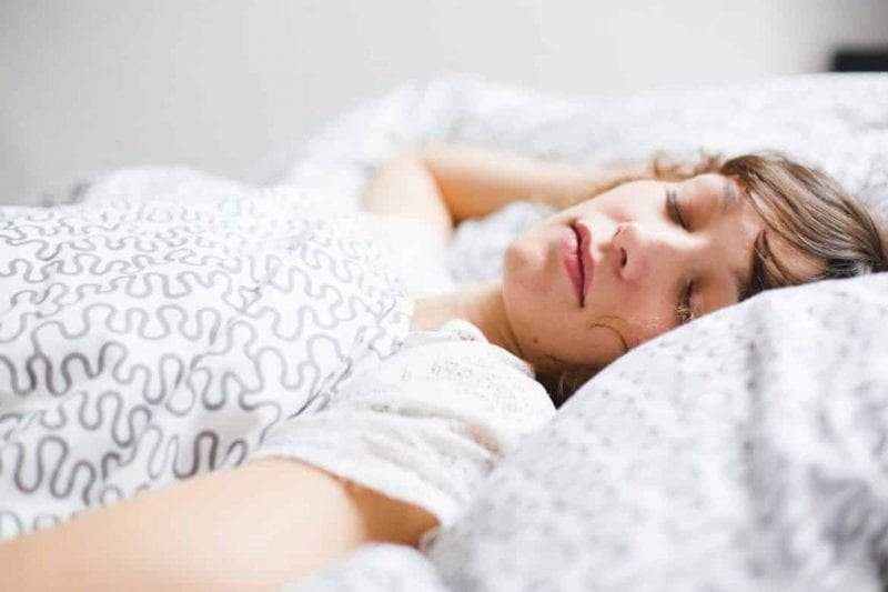 العلاقة المخيفة بين عكس مواعيد النوم والأمراض السرطانية