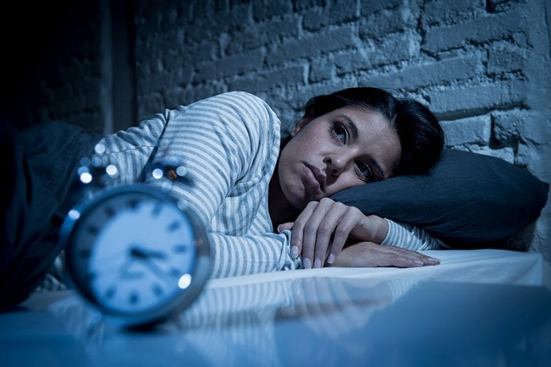 طرق السيطرة على كثرة التفكير قبل النوم