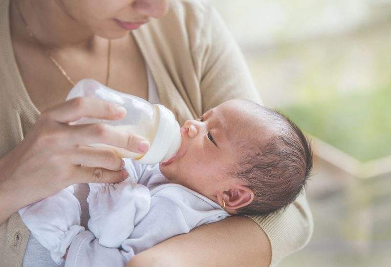 الرضاعة الطبيعية والرضاعة الصناعية