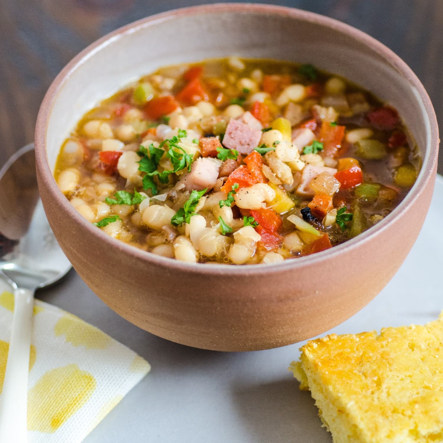 طريقة عمل شوربة الفاصوليا البيضاء