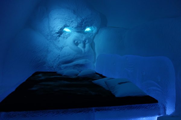 فندق آيس هوتيل (Ice Hotel) في السويد