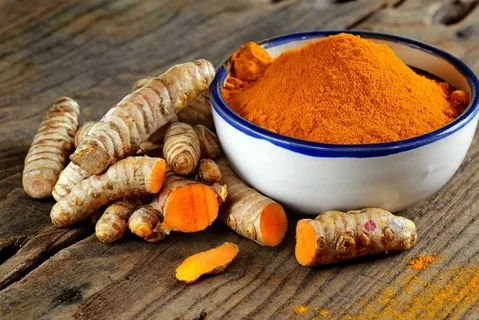 جذور الكركم (Curcuma longa)